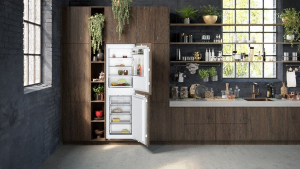 N 30, Built-in fridge-freezer with freezer at bottom, 177.2 x 54.1 cm, flat hinge-5