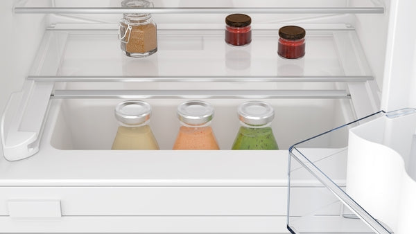N 50, Built-under fridge with freezer section, 82 x 59.8 cm, flat hinge-3