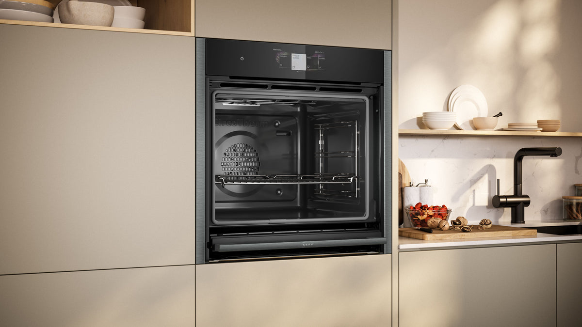 Neff Slide & Hide Single Pyrolytic Ovens B64CT73G0B product photo (21833661_B64CT73G0B_PGA3_def.jpg)