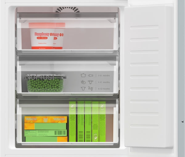 Series 4 Bottom Freezers - NoFrost with Fixed Hinge-3