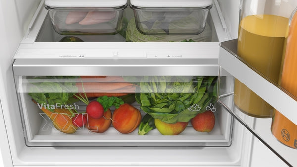 Series 4, Built-in fridge-freezer with freezer at bottom, 177.2 x 54.1 cm, sliding hinge-3
