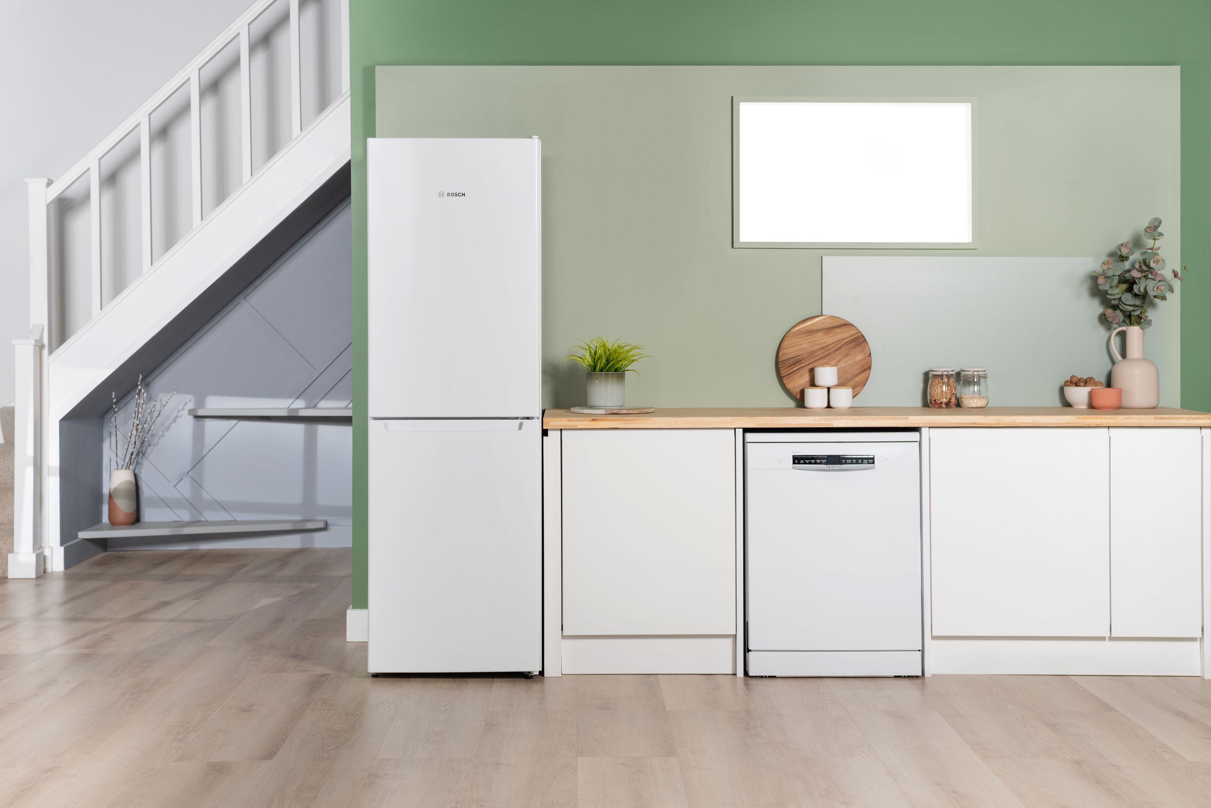 Bosch No Frost - 186cm Height Series 2 KGN34NWEAG