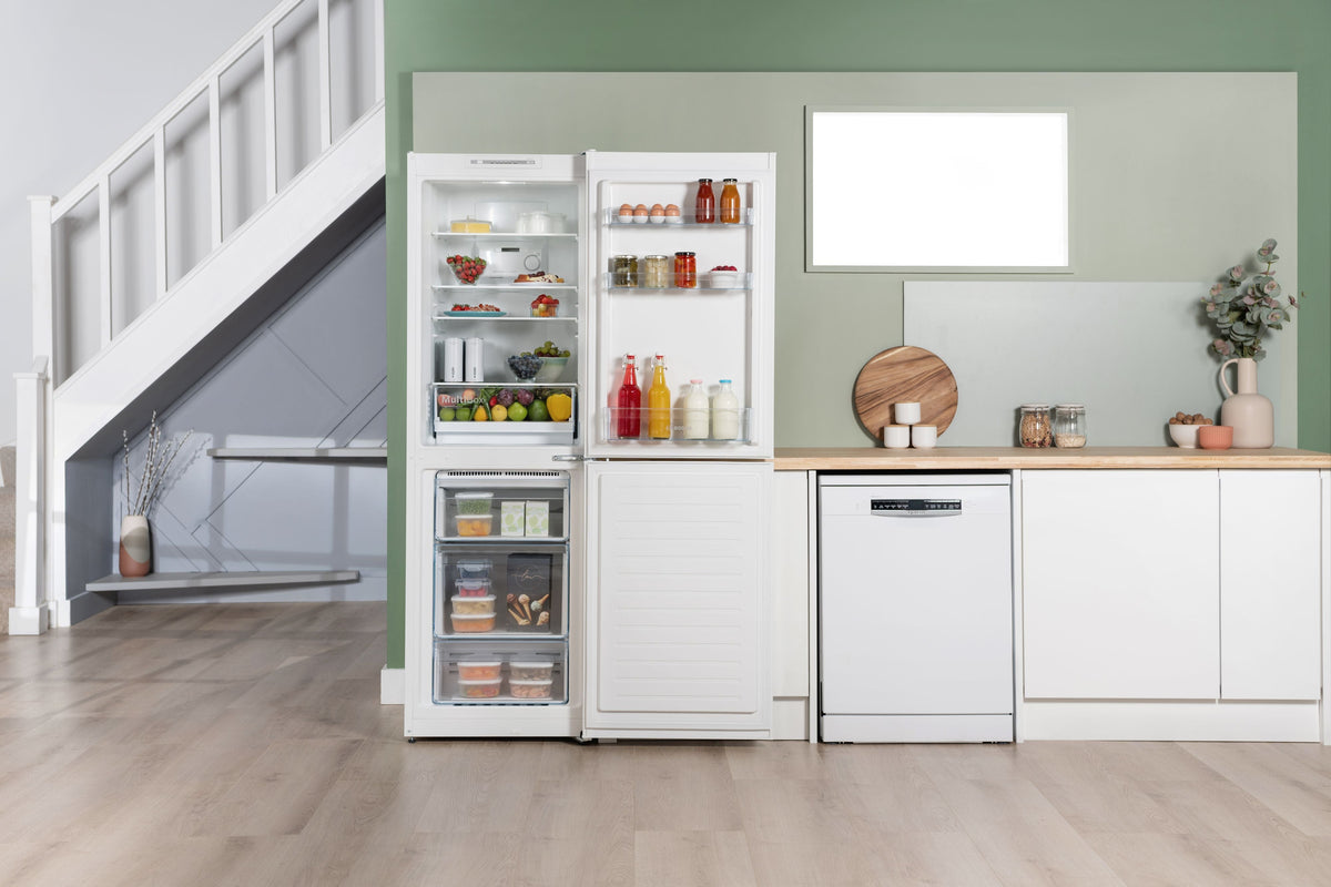 Bosch No Frost - 186cm Height Series 2 KGN34NWEAG