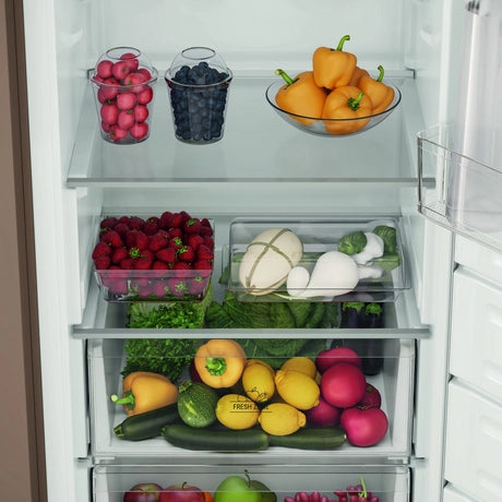 Hotpoint HTSD18A011A1 54cm Integrated Low Frost Tall Larder Fridge-4