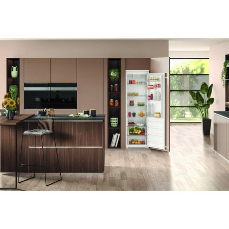 Hotpoint HTSD18A011A1 54cm Integrated Low Frost Tall Larder Fridge-3