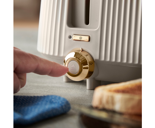 Russell Hobbs Brontë 4 Slice Toaster-3