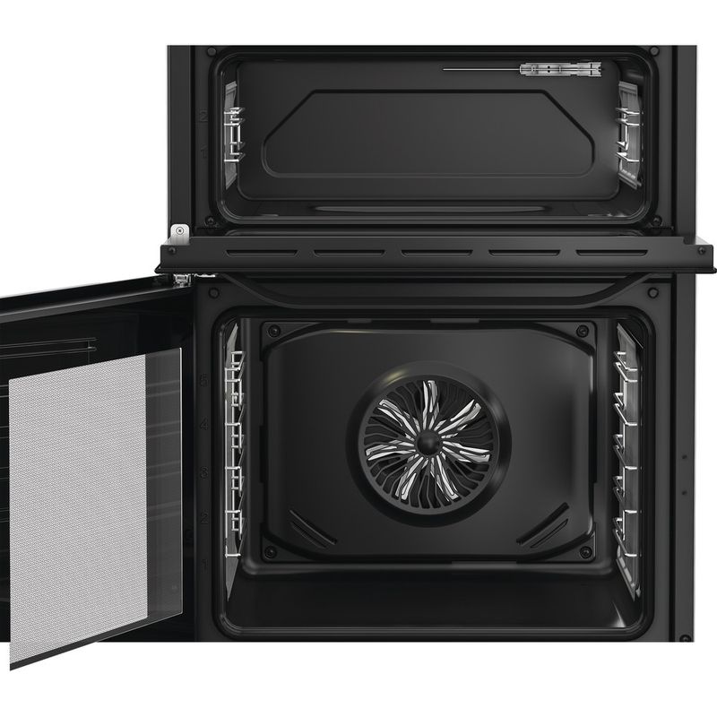 Hotpoint HDD6GDC2B1 open oven view