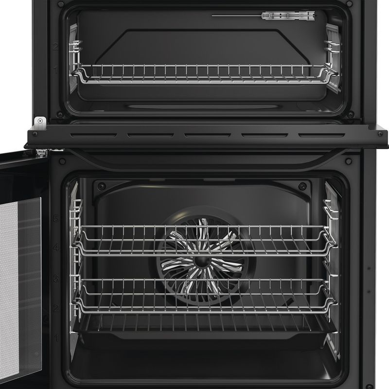 Hotpoint HDD6GDC2B1 oven interior view